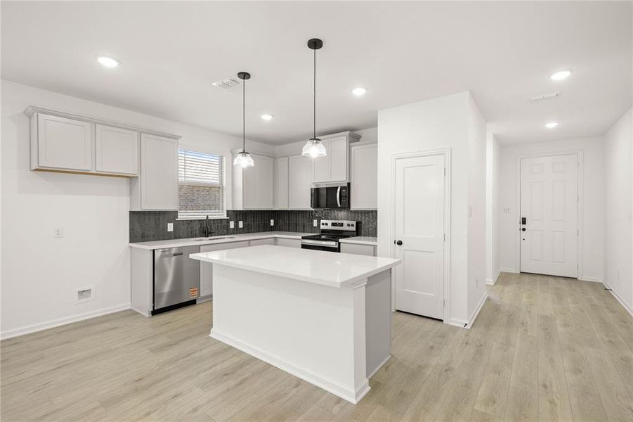 116 Honey Bee- Kitchen-1