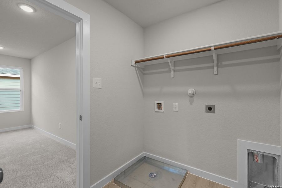 Spacious, unfurnished interior of a new home in Millican Grove, San Antonio (Image 25).