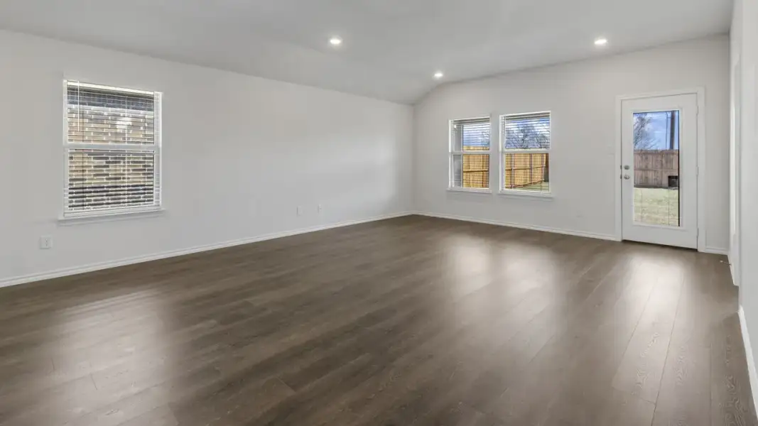 Spacious, unfurnished interior of a new home in Wildwood, Royse City (Image 33).