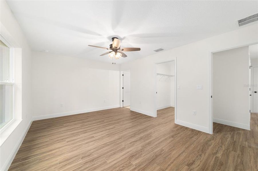 Spacious, unfurnished interior of a new home in , Dunnellon (Image 25).