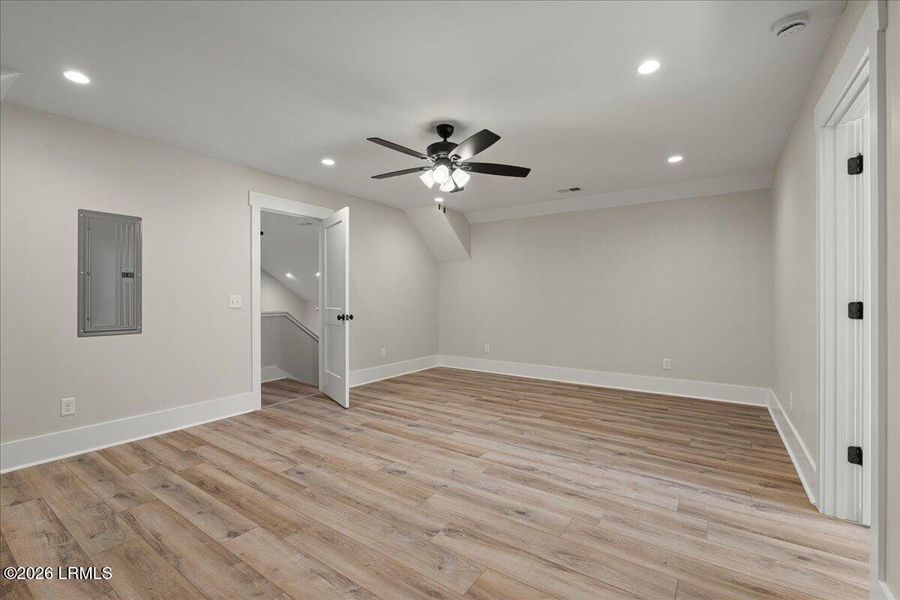 Spacious, unfurnished interior of a new home in , Beaufort (Image 65).