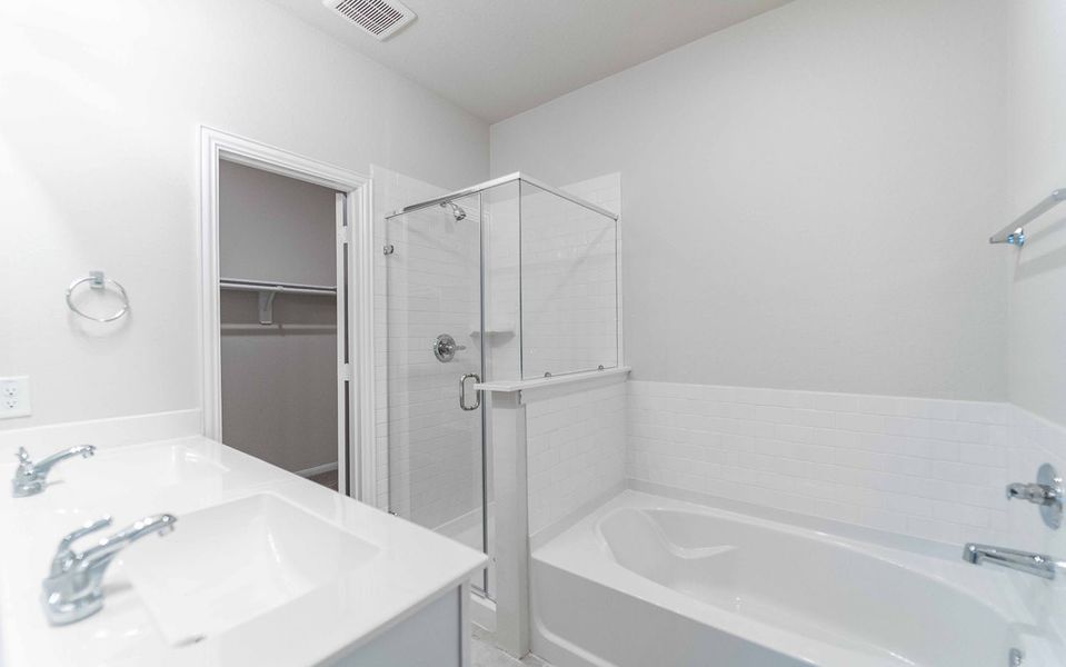 Furnished interior view inside a new home in Lago Mar, Texas City (Image 6).