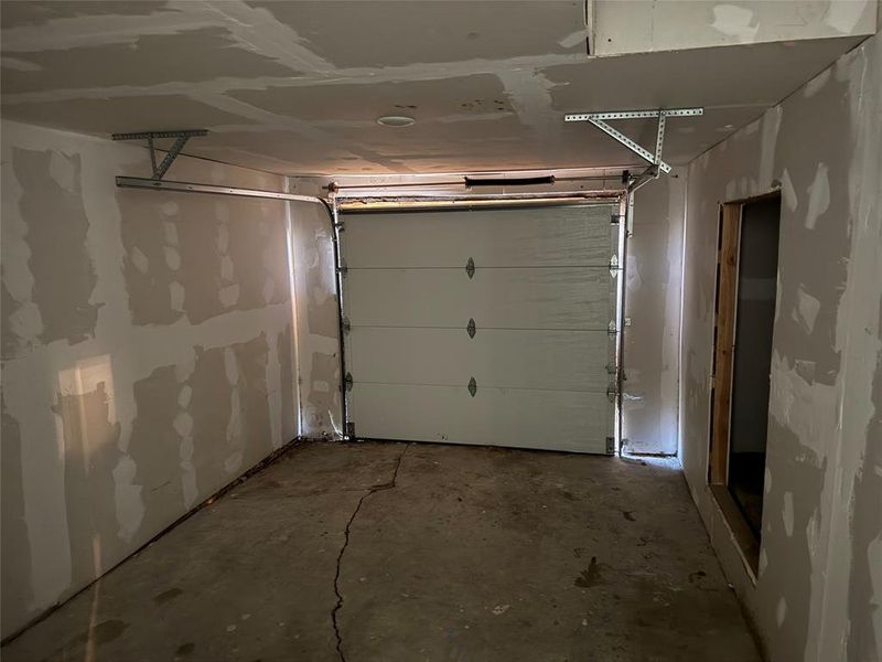 Attached Single Car Garage Attached Single Car Garage