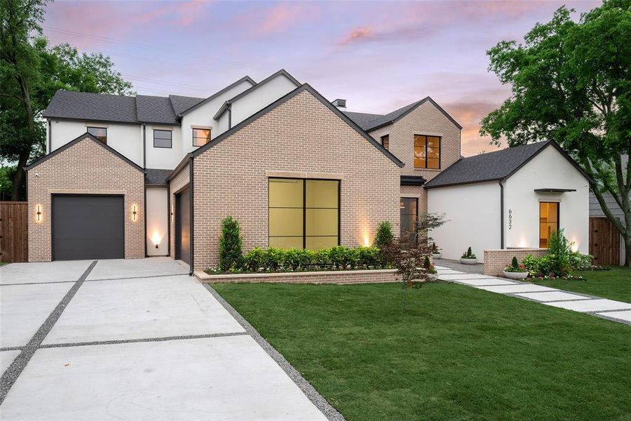 Front exterior of a new home in , Dallas, TX, highlighting curb appeal (Image 21). Front exterior of a new home in , Dallas, TX, highlighting curb appeal (Image 21).