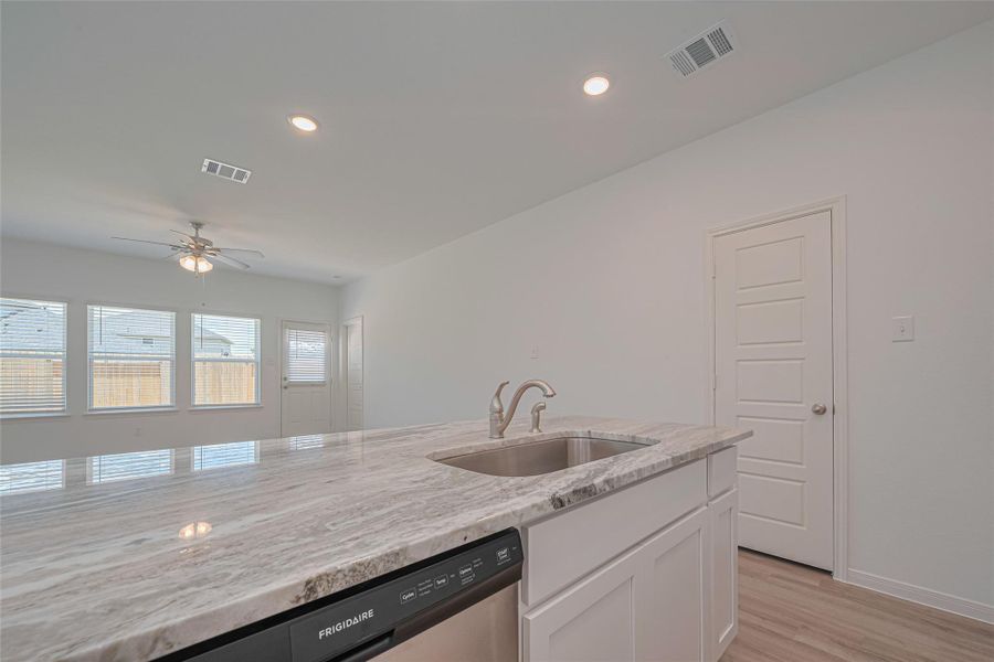 Image 42 of a home in Sunterra.