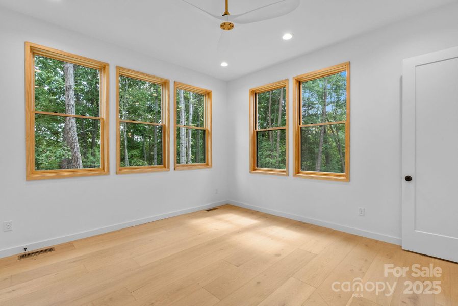 Spacious, unfurnished interior of a new home in , Asheville (Image 27).