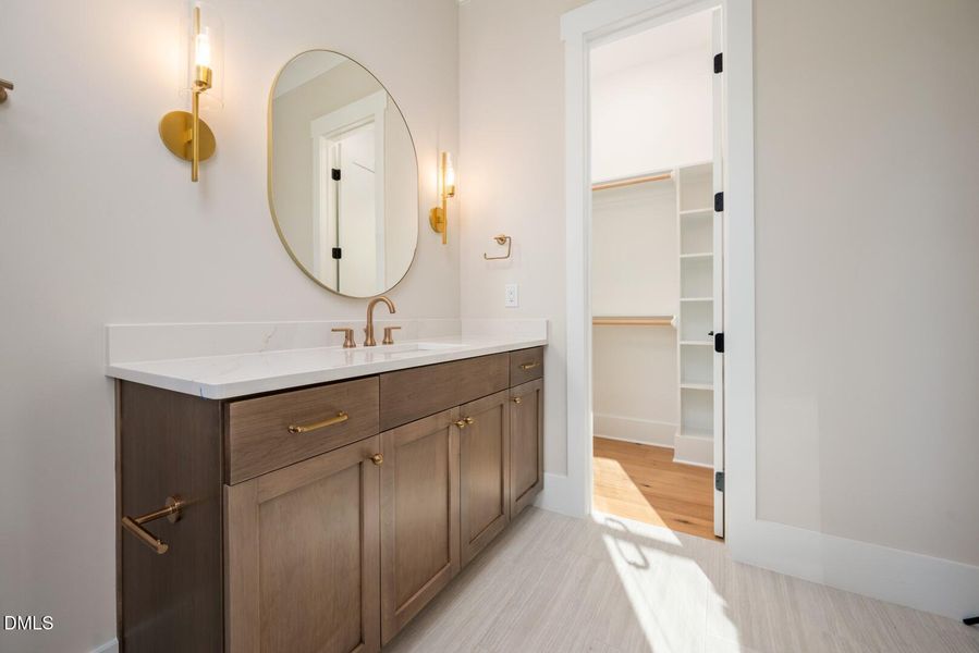 8017 Bud Morris (9) 8017 Bud Morris (9)