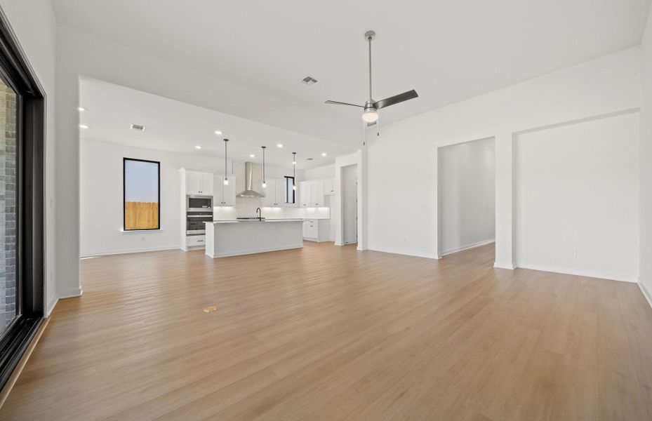 Representative unfurnished interior of a home built from the Boling by Pulte Homes in 6 Creeks, Kyle (Image 17).