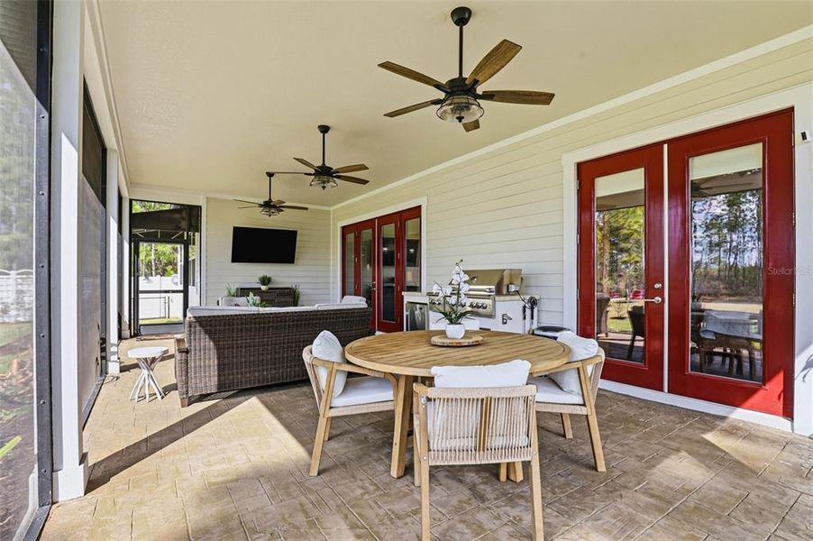 Exterior details and patio area of a home in , Wesley Chapel (Image 28).
