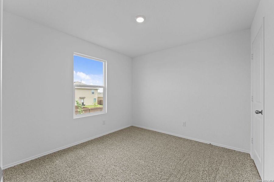 Spacious, unfurnished interior of a new home in Avenida, Converse (Image 29).