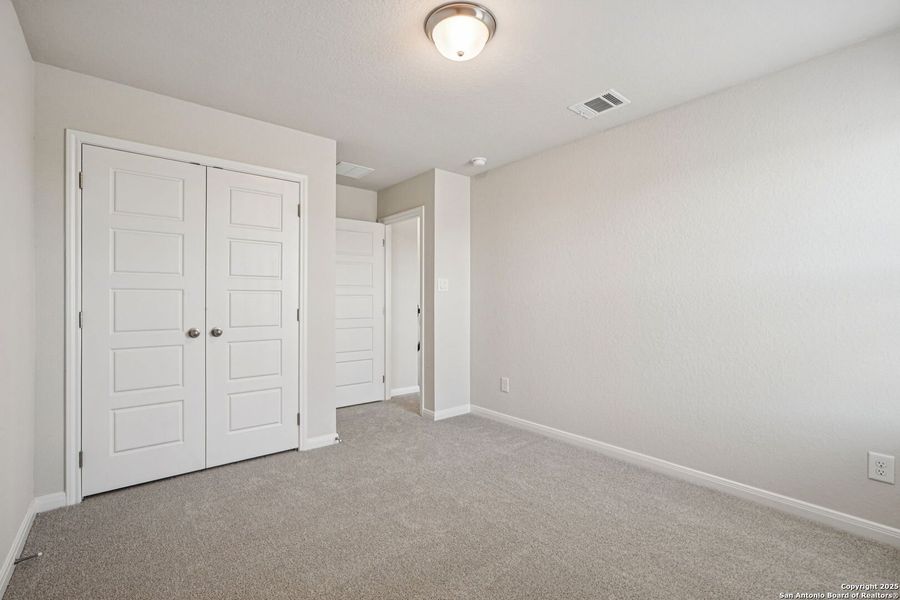 Spacious, unfurnished interior of a new home in Comanche Ridge, San Antonio (Image 31). Spacious, unfurnished interior of a new home in Comanche Ridge, San Antonio (Image 31).