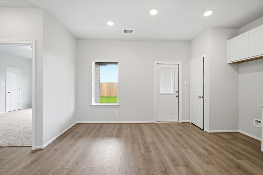 Spacious, unfurnished interior of a new home in Ashland, Richwood (Image 26).