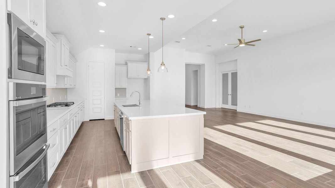 Furnished interior view inside a new home in Briarley 60', Montgomery (Image 10).