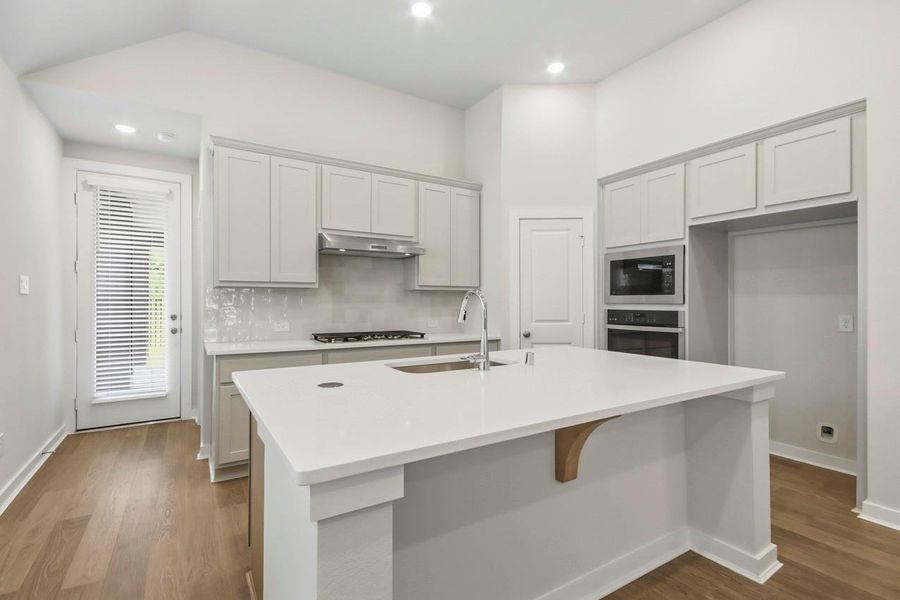 Kitchen has plenty of cabinet space Kitchen has plenty of cabinet space