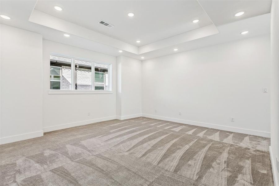 Spacious, unfurnished interior of a new home in , Richardson (Image 30).