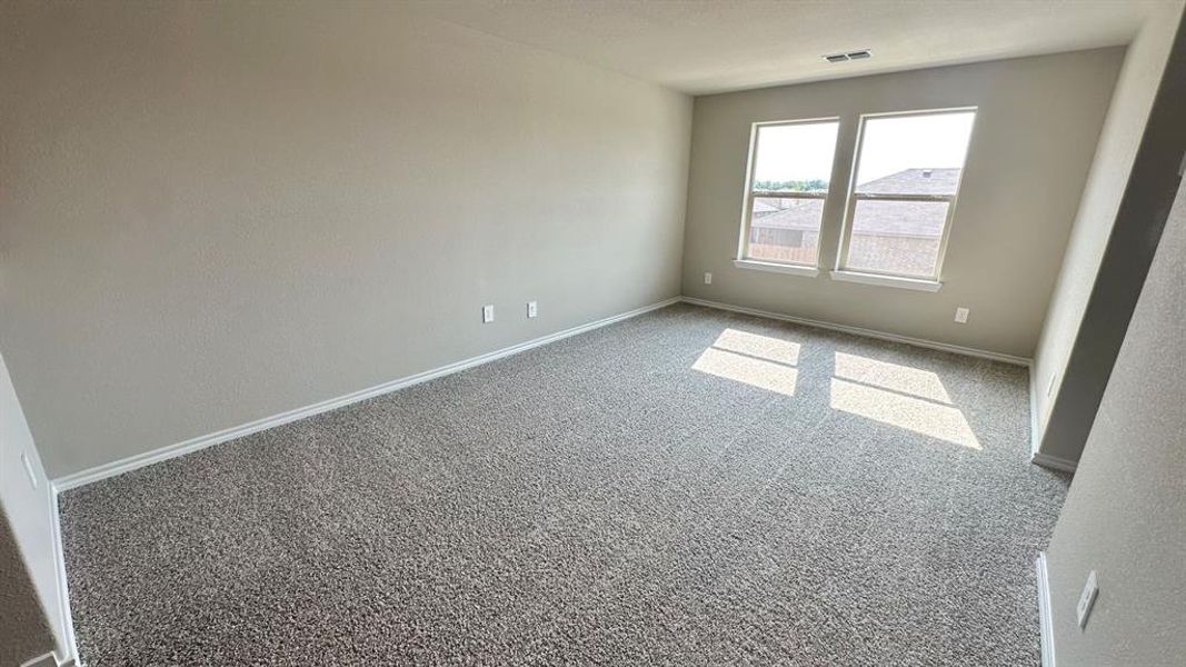Spacious, unfurnished interior of a new home in Sunnycreek, Fort Worth (Image 13). Spacious, unfurnished interior of a new home in Sunnycreek, Fort Worth (Image 13).