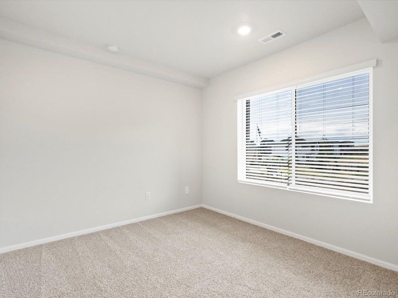 Spacious, unfurnished interior of a new home in Three Hills, Morrison (Image 21).
