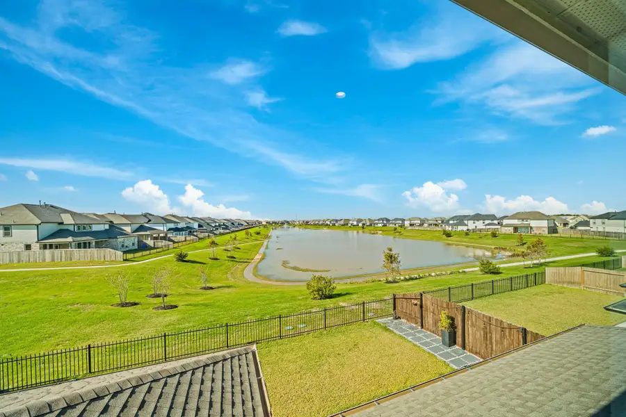 Exterior details and patio area of a home in Morton Creek Ranch, Katy (Image 4).