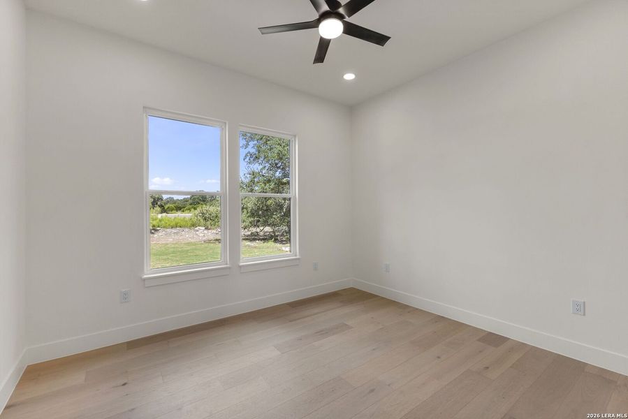 Spacious, unfurnished interior of a new home in , Bandera (Image 23).