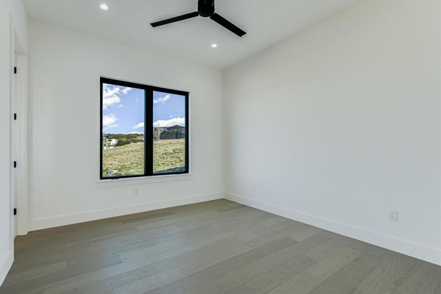 Spacious, unfurnished interior of a new home in , Horseshoe Bay (Image 26).