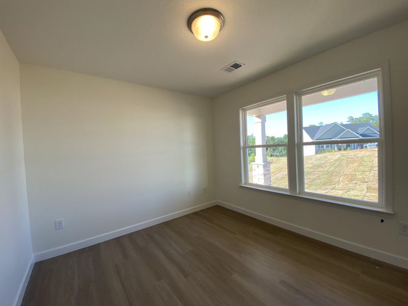 Spacious, unfurnished interior of a new home in Ballentine Ridge, Lyman (Image 31).