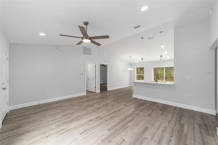 Spacious, unfurnished interior of a new home in , Dunnellon (Image 28).