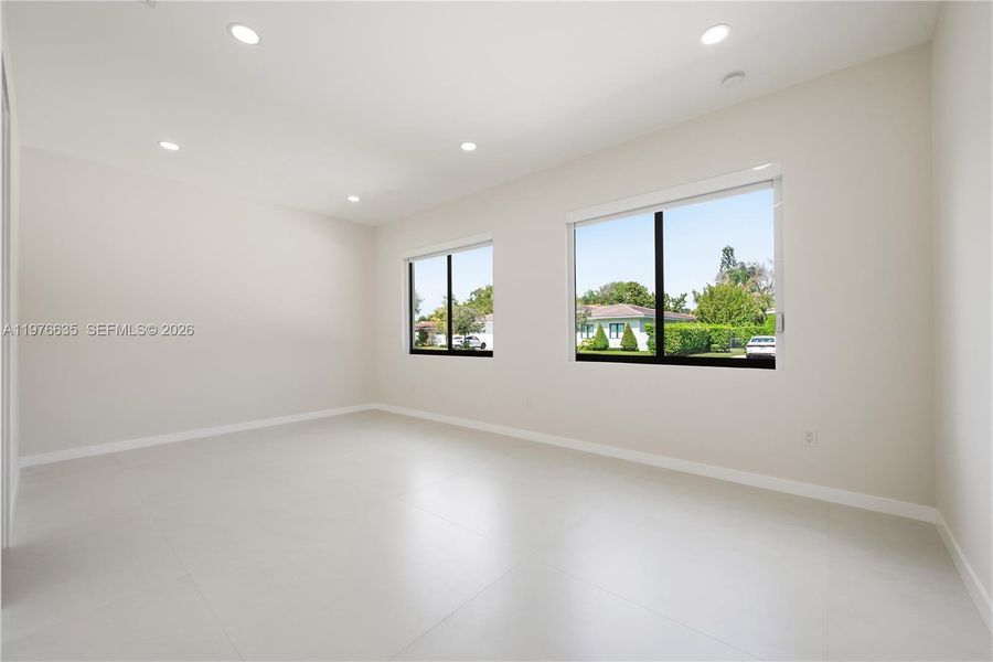 Spacious, unfurnished interior of a new home in , Miami (Image 21).