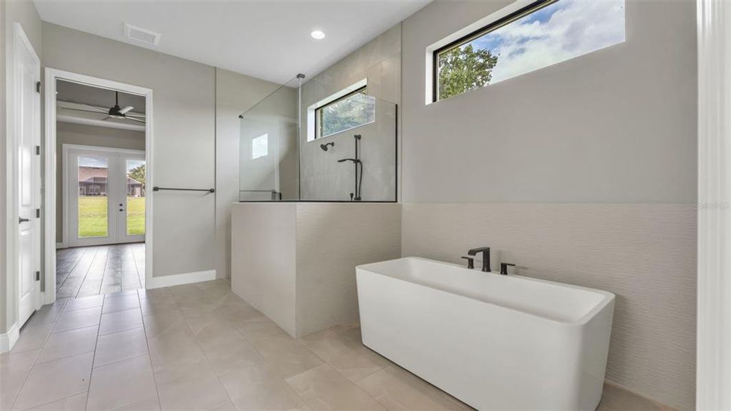 Furnished interior view inside a new home in , Lakeland (Image 19).