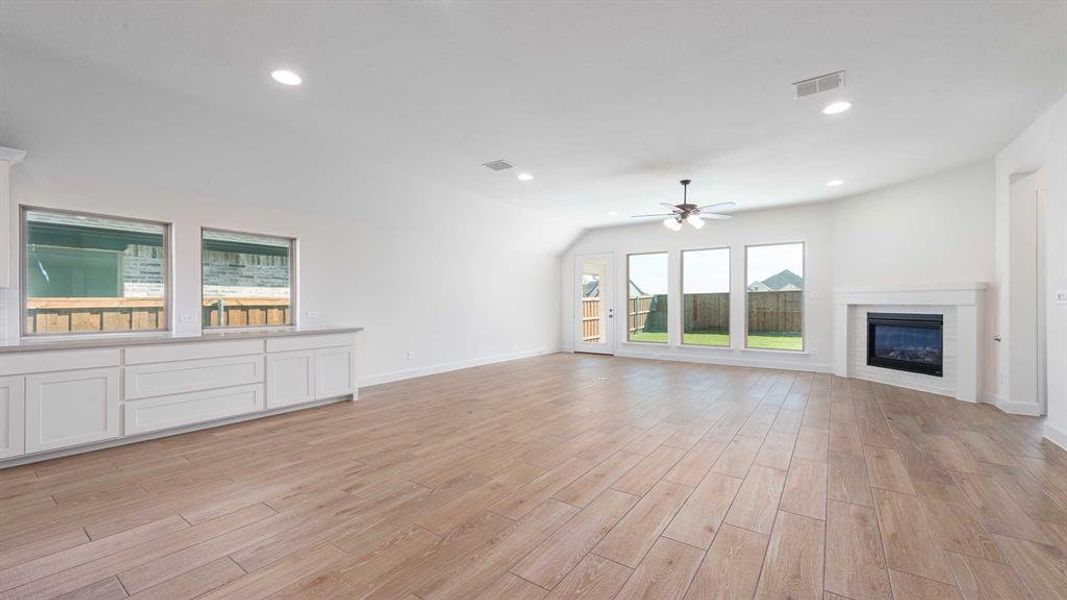 Spacious, unfurnished interior of a new home in Trinity Falls 50', McKinney (Image 15).
