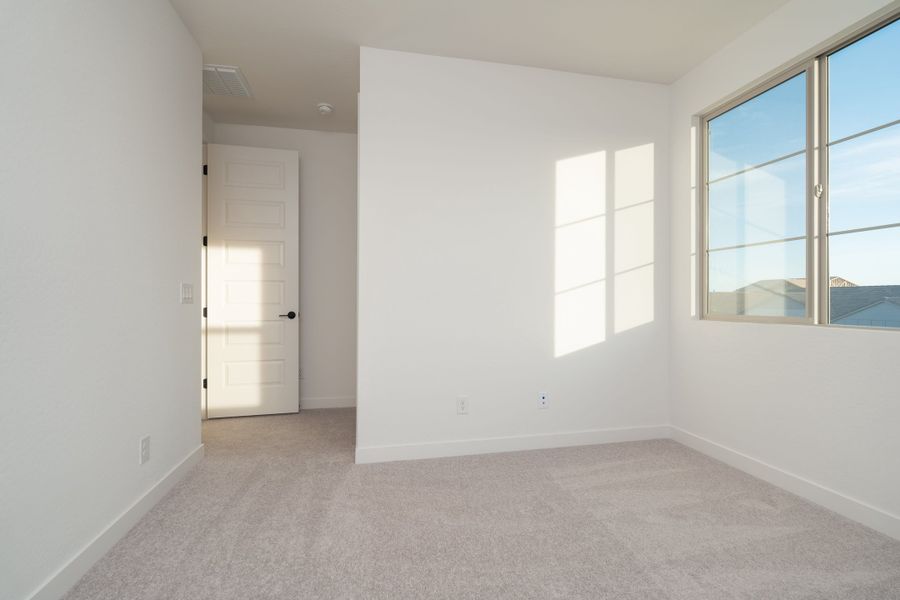 Spacious, unfurnished interior of a new home in Soleo, San Tan Valley (Image 18).