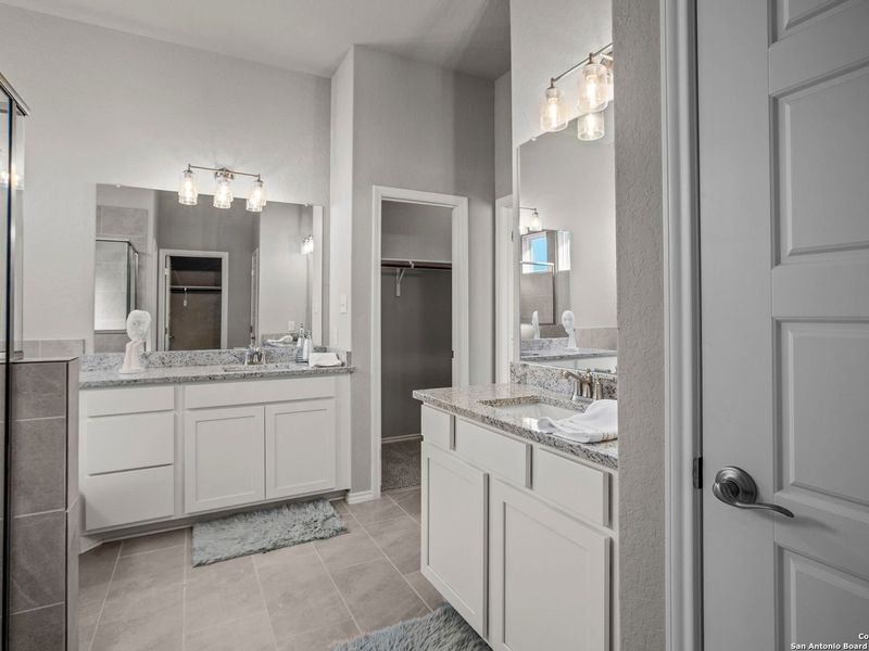 Furnished interior view inside a new home in Hannah Heights, Seguin (Image 29).