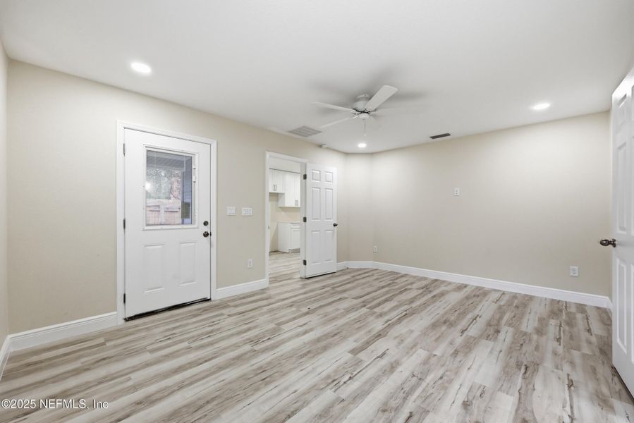 Spacious, unfurnished interior of a new home in , Jacksonville (Image 27).