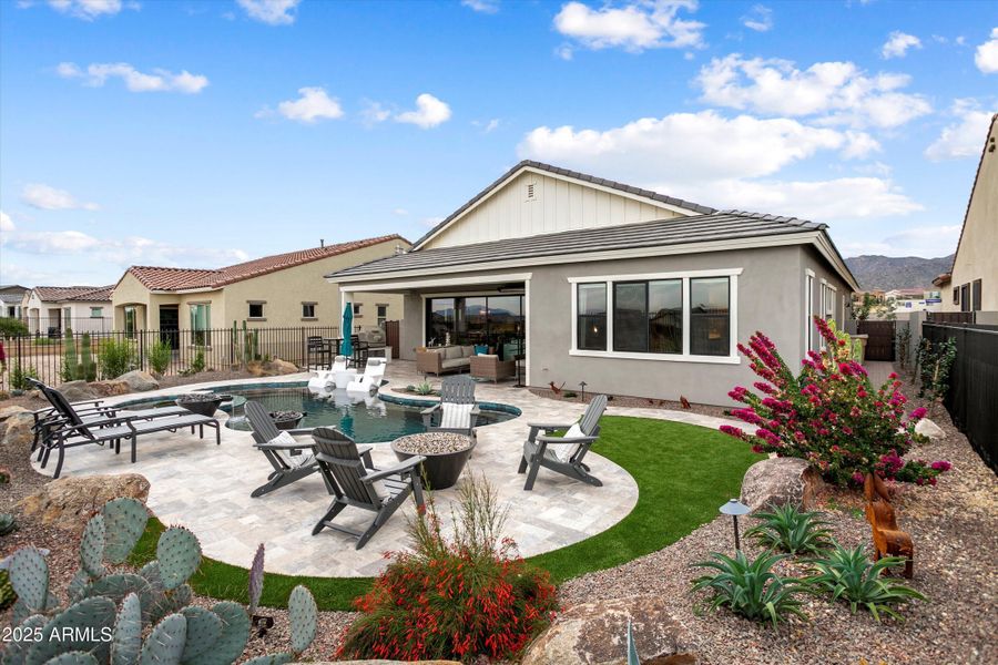 Backyard Pool/Spa/FirepitFirepit