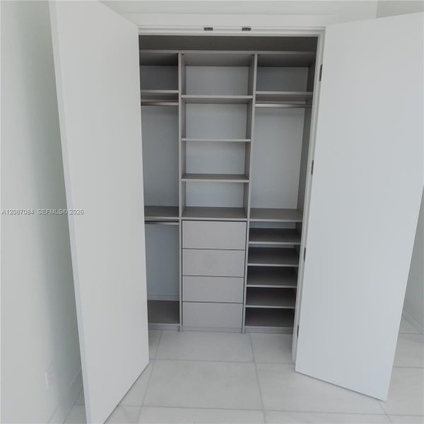 Spacious, unfurnished interior of a new home in , Miami (Image 11).