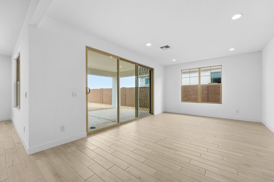 Spacious, unfurnished interior of a new home in Combs Ranch, San Tan Valley (Image 22).