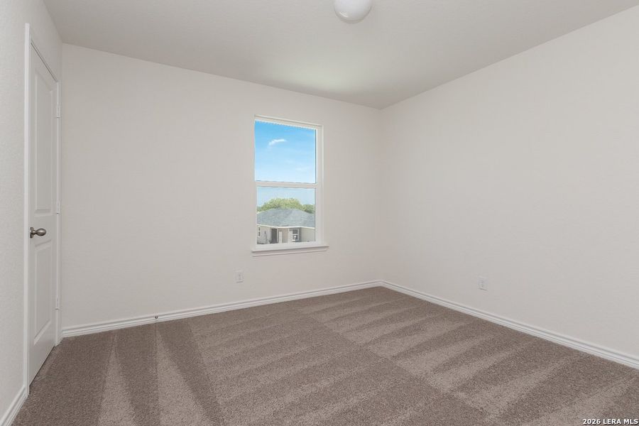 Spacious, unfurnished interior of a new home in Woodside Farms, Seguin (Image 7).
