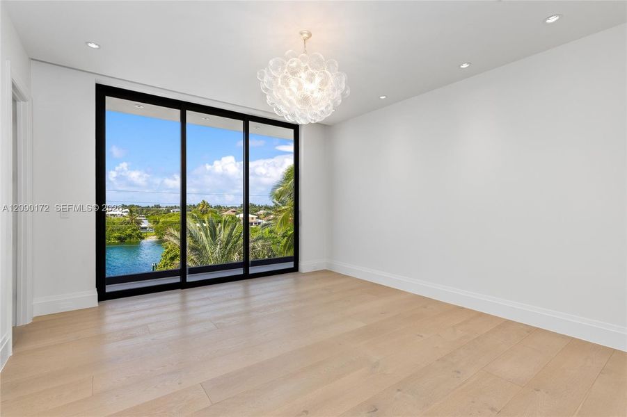 Spacious, unfurnished interior of a new home in , Hillsboro Beach (Image 27). Spacious, unfurnished interior of a new home in , Hillsboro Beach (Image 27).