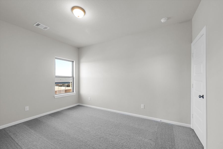 Spacious, unfurnished interior of a new home in Canterra Creek  60', Rosharon (Image 32).