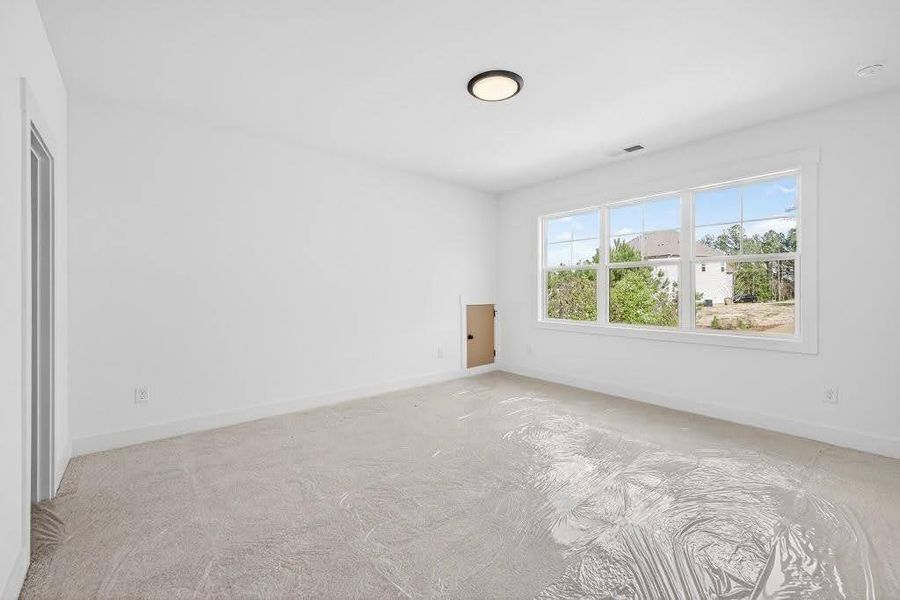 Spacious, unfurnished interior of a new home in Livingstone Park, Kennesaw (Image 30).