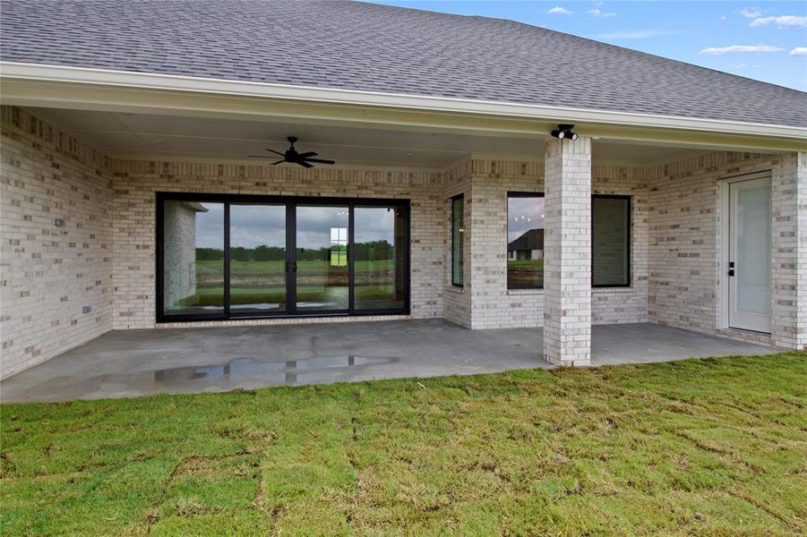 Exterior details and patio area of a home in , Waxahachie (Image 24).