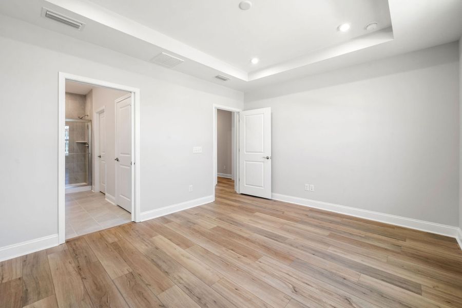 Spacious, unfurnished interior of a new home in Sun City Hilton Head, Bluffton (Image 14).