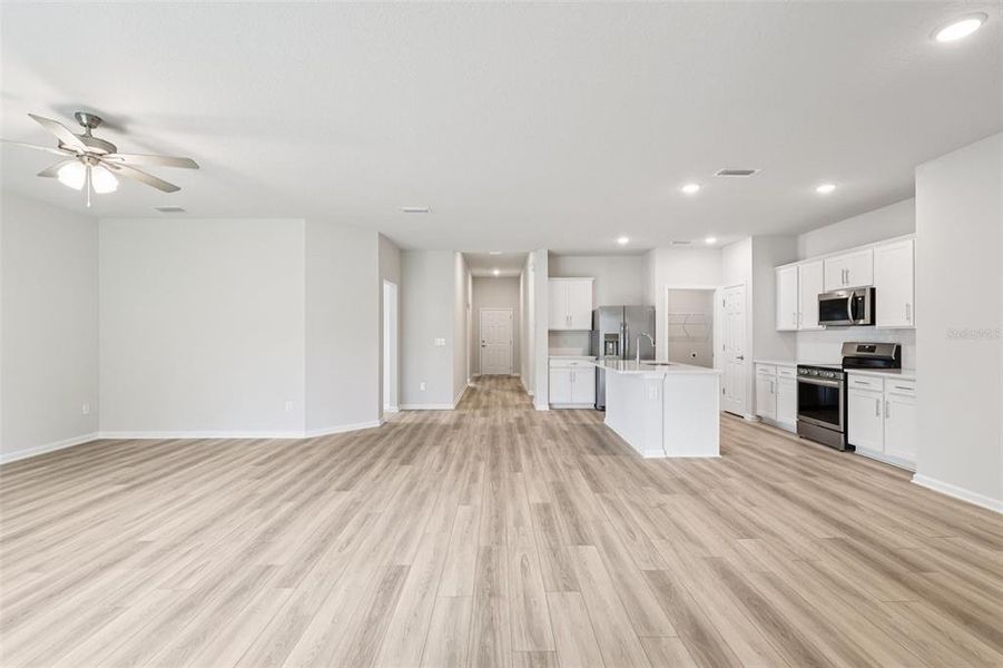 Spacious, unfurnished interior of a new home in , Palm Coast (Image 18).