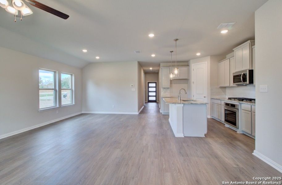 Spacious, unfurnished interior of a new home in Clear Creek, New Braunfels (Image 10). Spacious, unfurnished interior of a new home in Clear Creek, New Braunfels (Image 10).