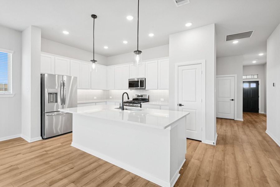 Furnished interior view inside a new home in Jordan Ranch 45' Homesites, Fulshear (Image 2). Furnished interior view inside a new home in Jordan Ranch 45' Homesites, Fulshear (Image 2).