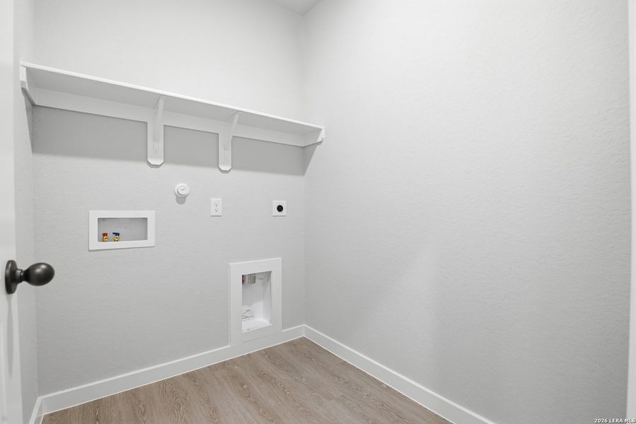 Spacious, unfurnished interior of a new home in Fairway Crossing, Converse (Image 18).