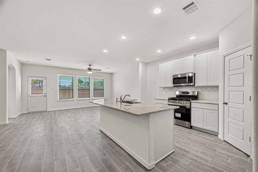 Furnished interior view inside a new home in Rollingbrook Estates, Baytown (Image 9).