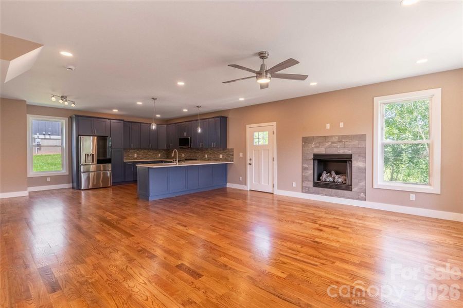 Spacious, unfurnished interior of a new home in , Asheville (Image 30).