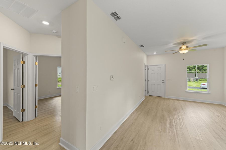 Spacious, unfurnished interior of a new home in , Jacksonville (Image 13).