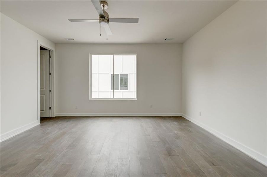 Spacious, unfurnished interior of a new home in The Moderns at Sugar Creek Phase III, Atlanta (Image 18).