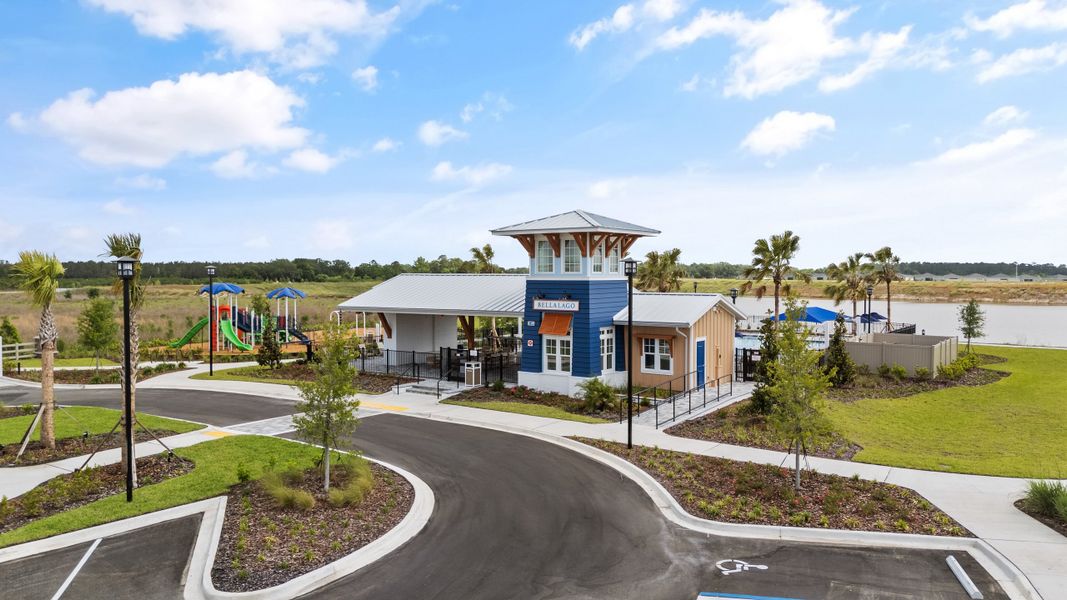 Community amenities in Lakes at Bella Lago - Signature Series, Green Cove Springs (Image 15).